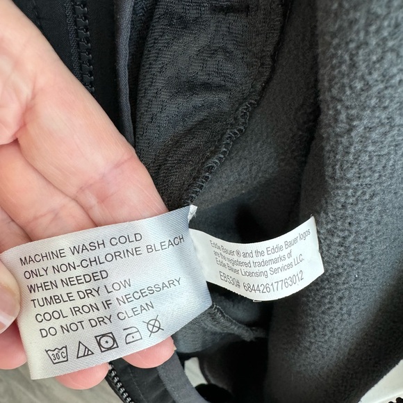 Eddie Bauer black fleece lined softshell jacket Men’s Large like new - Picture 8 of 10